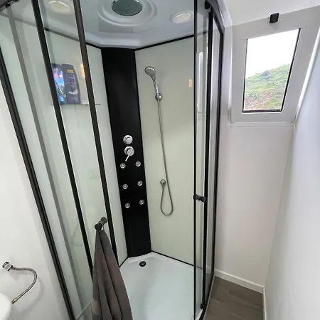 بيت للعطل Charming Hill View Retreat فونشال