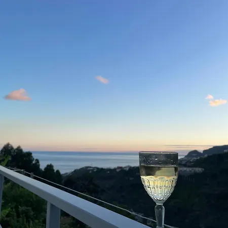 Charming Hill View Retreat Φουνκάλ