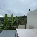 펜션 Charming Hill View Retreat *