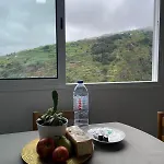 펜션 Charming Hill View Retreat