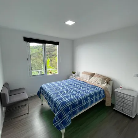 Holiday home Charming Hill View Retreat *