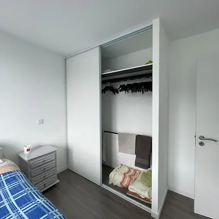 Charming Hill View Retreat *