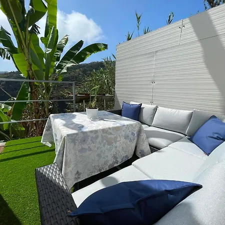 Holiday home Charming Hill View Retreat *