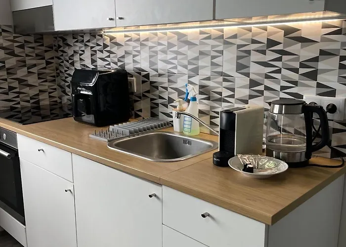 Charming Hill View Retreat