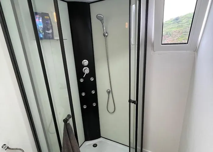 Semesterbostad Charming Hill View Retreat Funchal (Madeira)